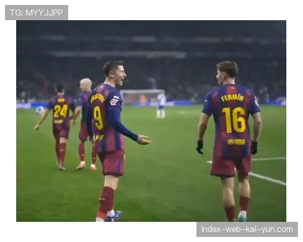 西甲争冠格局呈现双雄对峙 巴萨注册危机与皇马战术磨合定走势